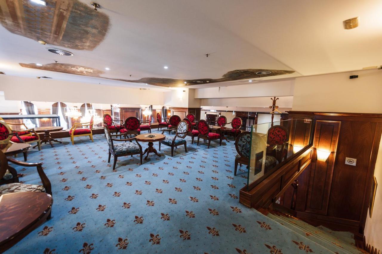 סראייבו Hotel Europe מראה חיצוני תמונה The interior of the lounge