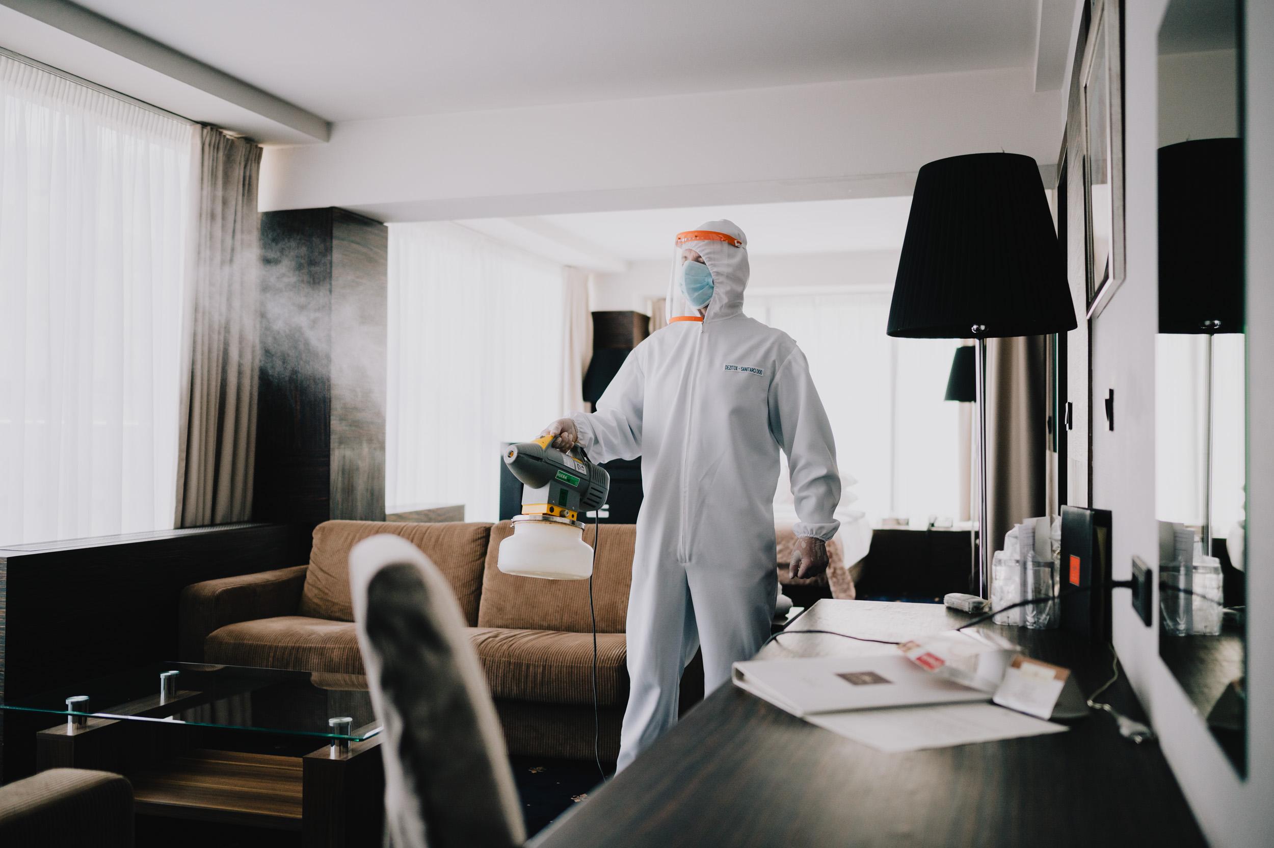 סראייבו Hotel Europe מראה חיצוני תמונה Disinfection of a hotel room