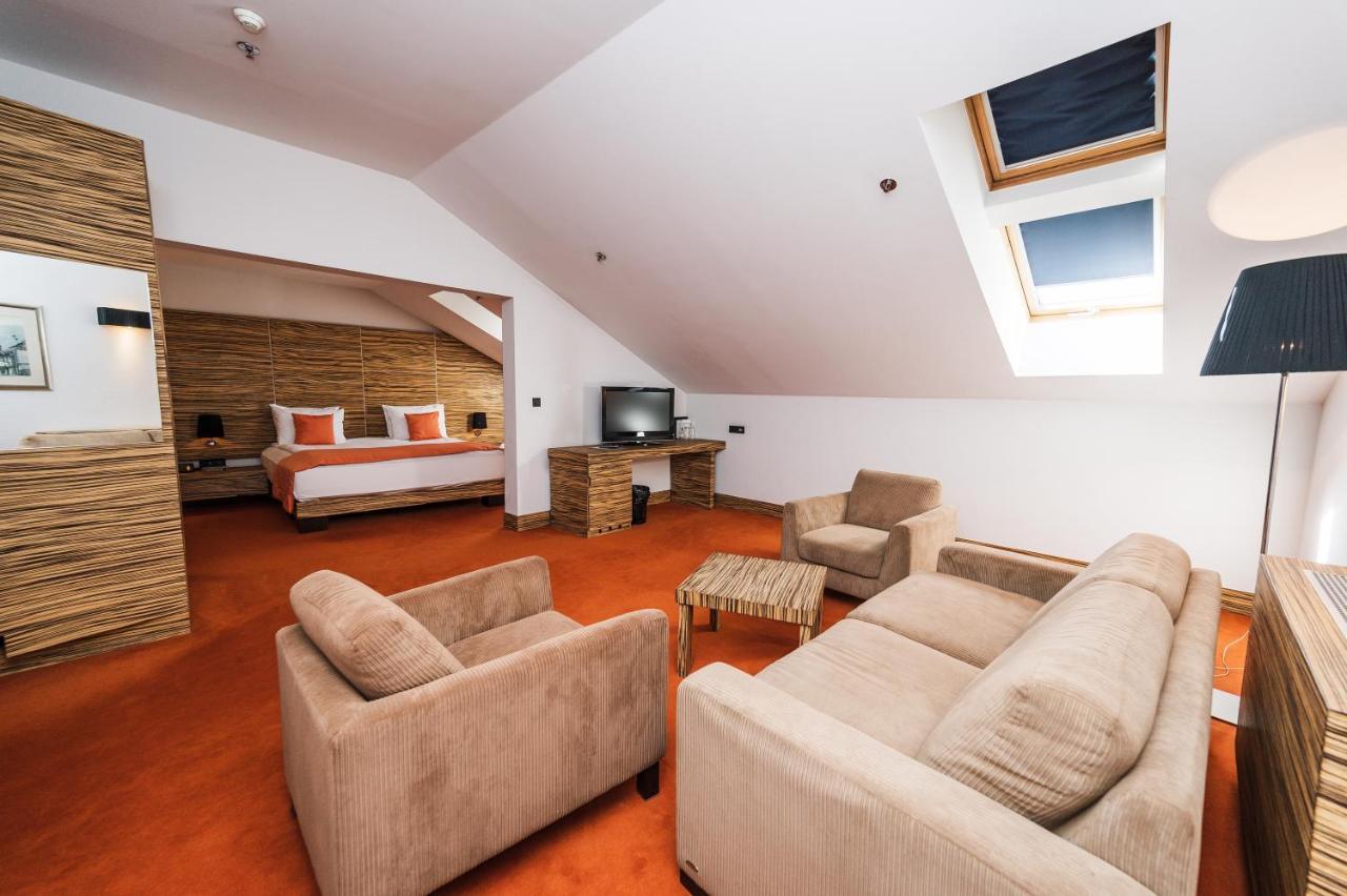 סראייבו Hotel Europe מראה חיצוני תמונה Suite
