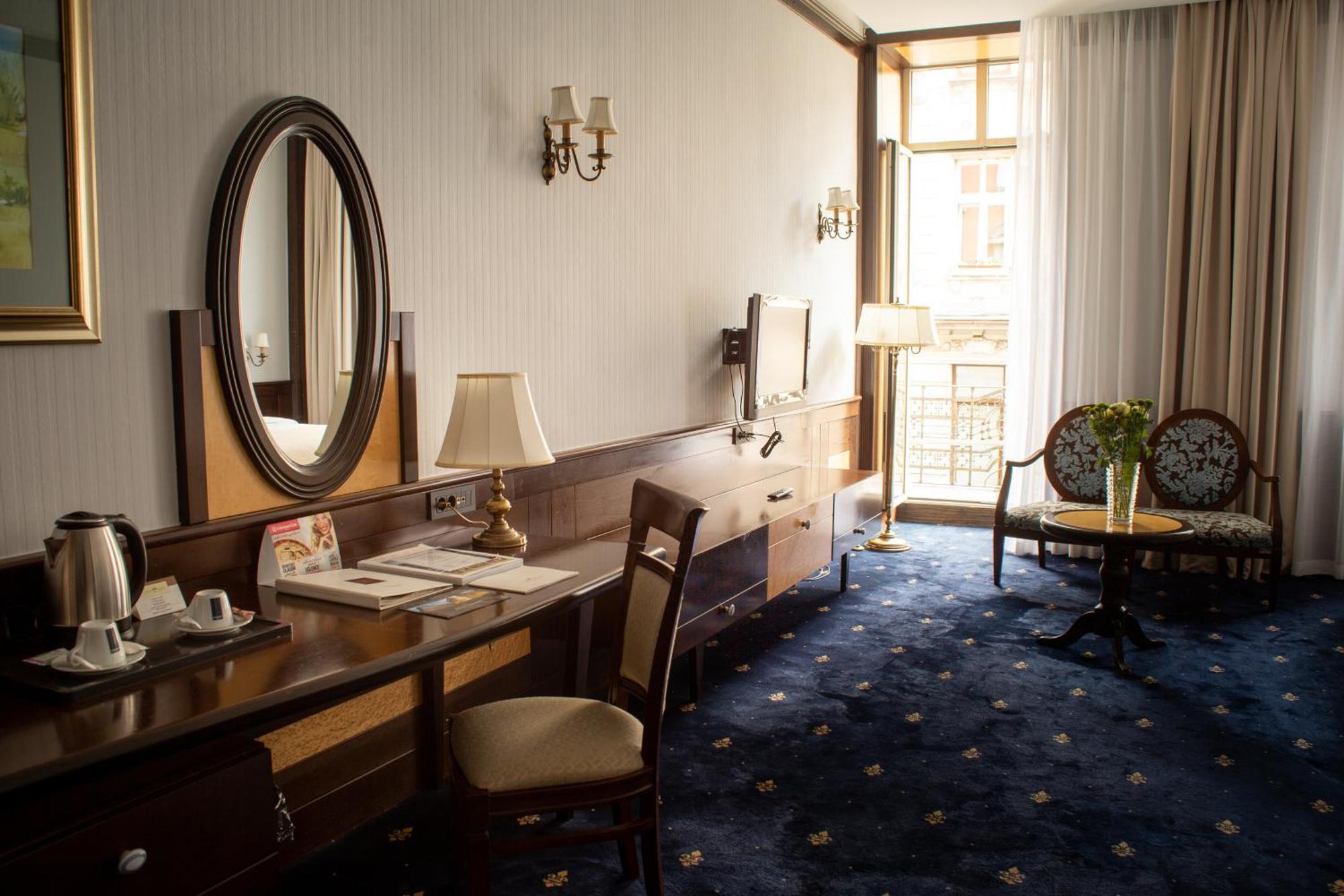 סראייבו Hotel Europe מראה חיצוני תמונה A room at the hotel