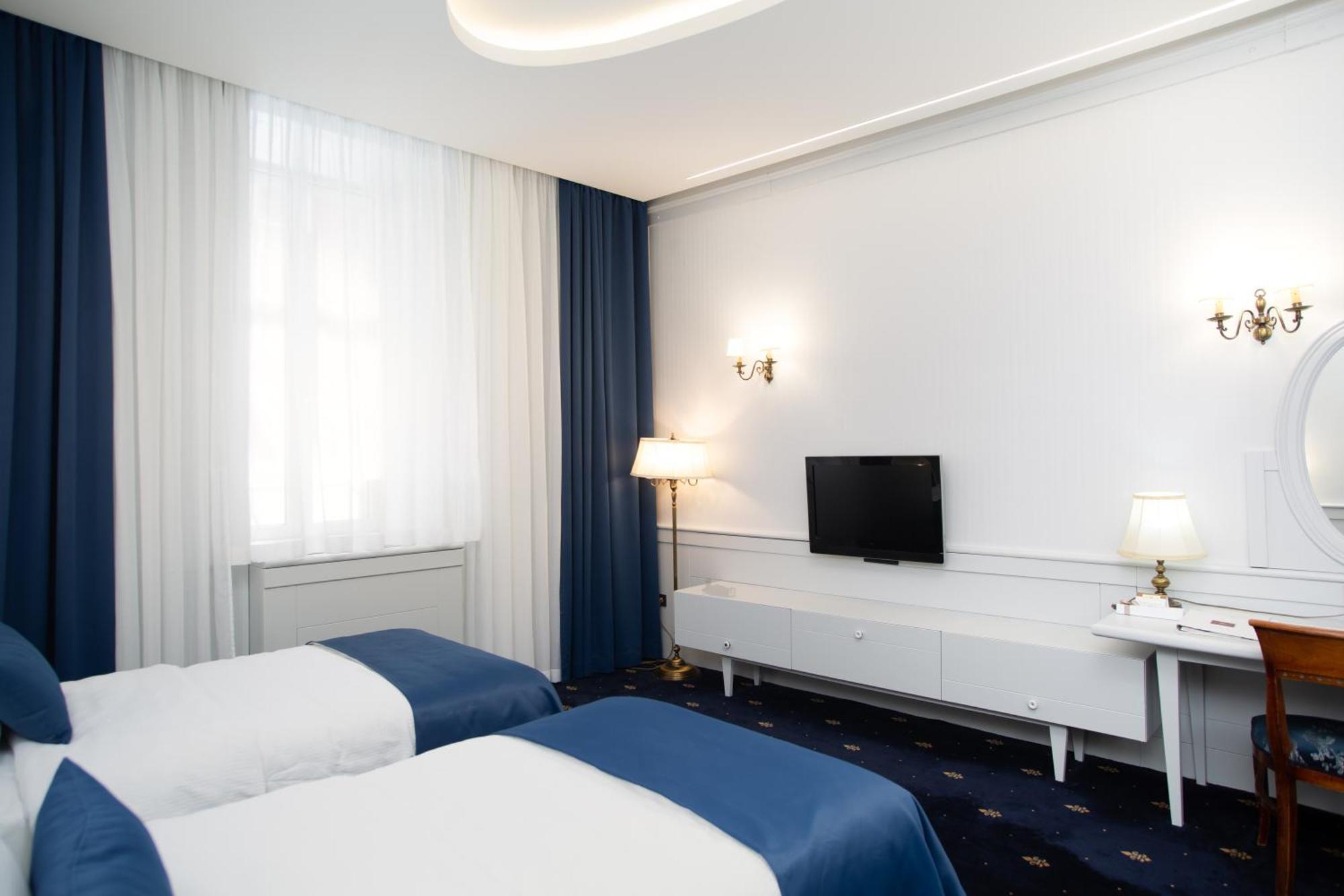 סראייבו Hotel Europe מראה חיצוני תמונה A room at the hotel